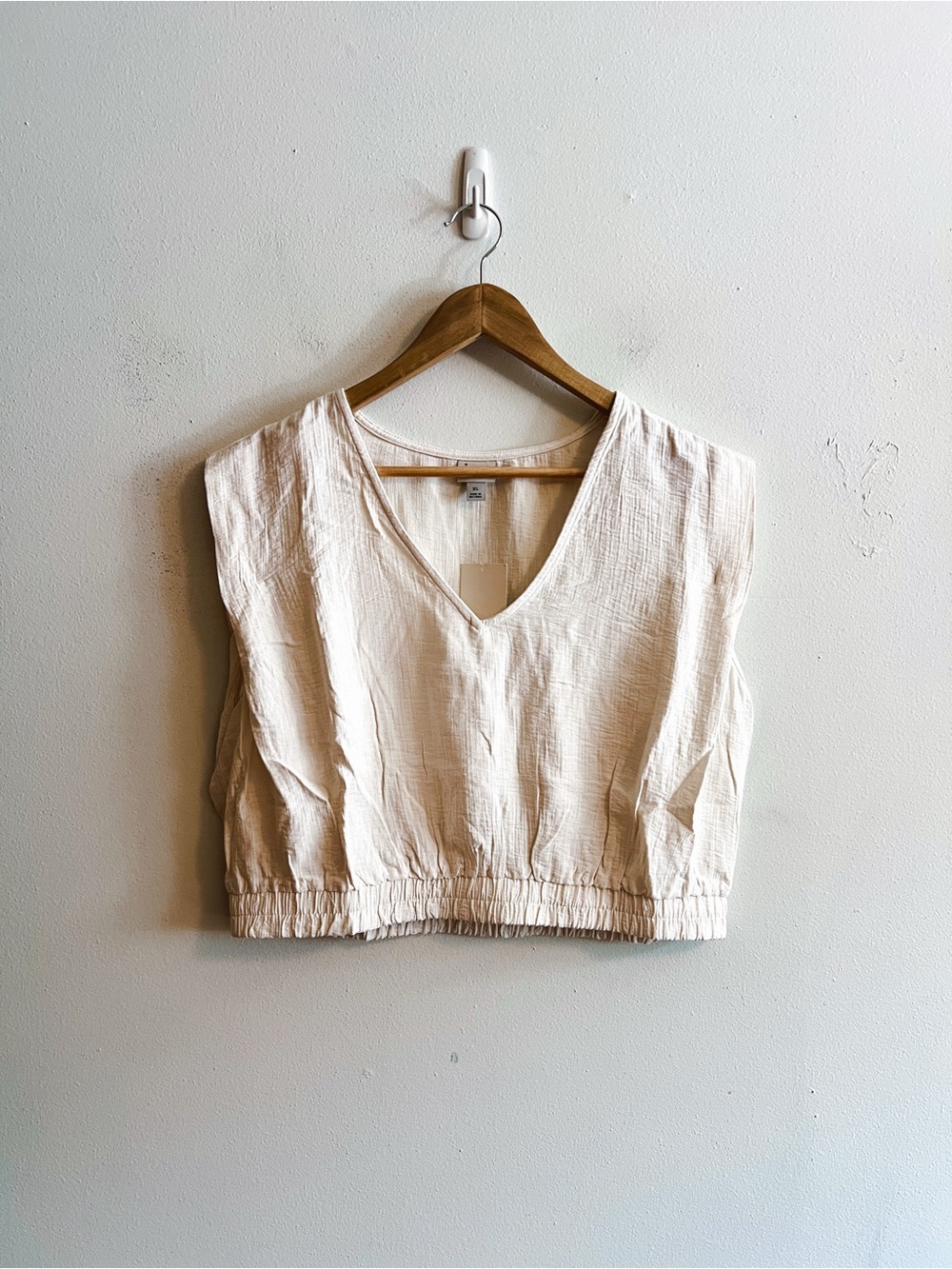 NWT a new day Textured V-Neck Crop Top in White
